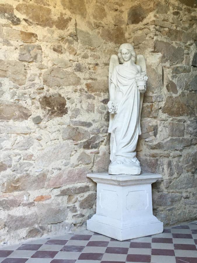 Château de Villeneuve - Montolieu Exterior foto