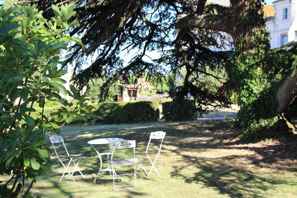 Château de Villeneuve - Montolieu Exterior foto